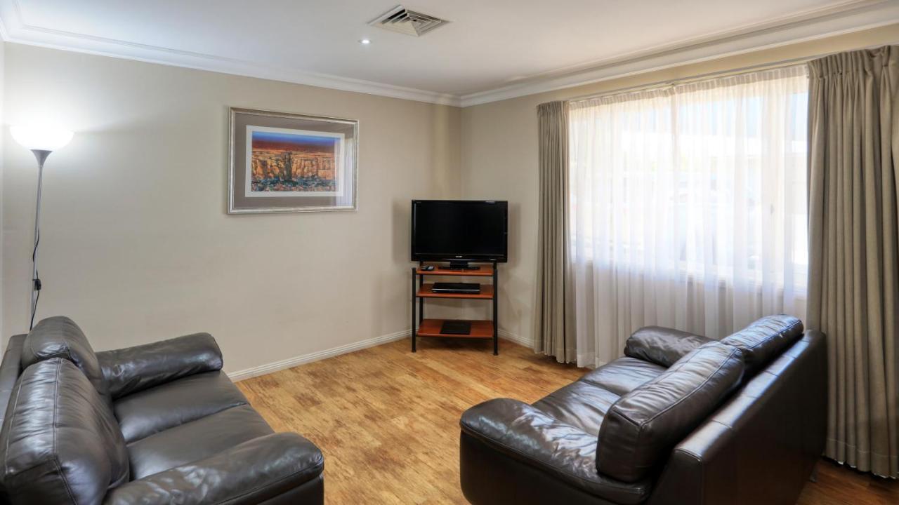 Edward Parry Motel And Apartments Tamworth Zewnętrze zdjęcie