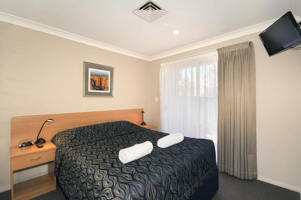Edward Parry Motel And Apartments Tamworth Zewnętrze zdjęcie